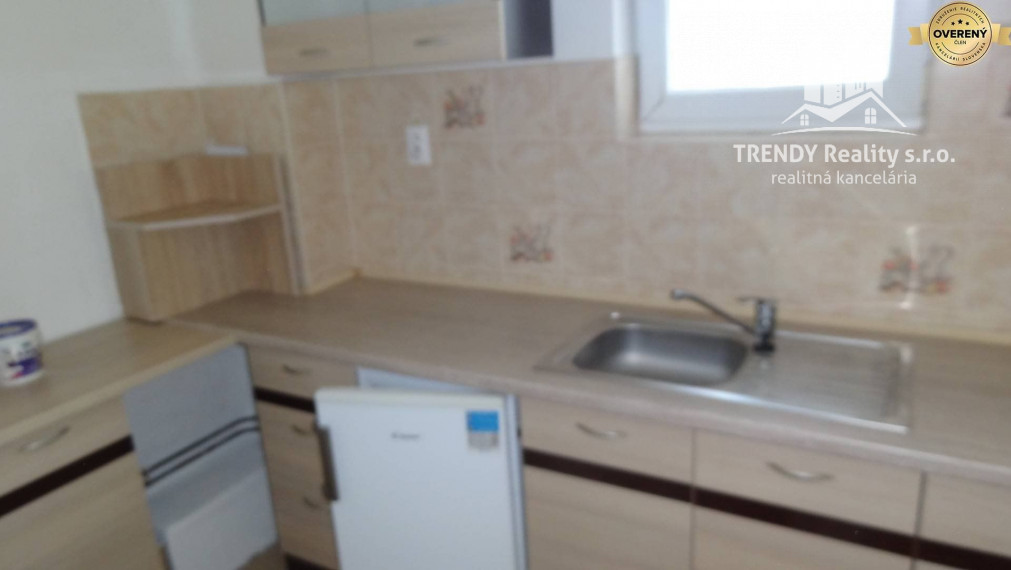 Prenájom, Obchodné a kancelárske priestory, ulica Dukelská, Giraltovce