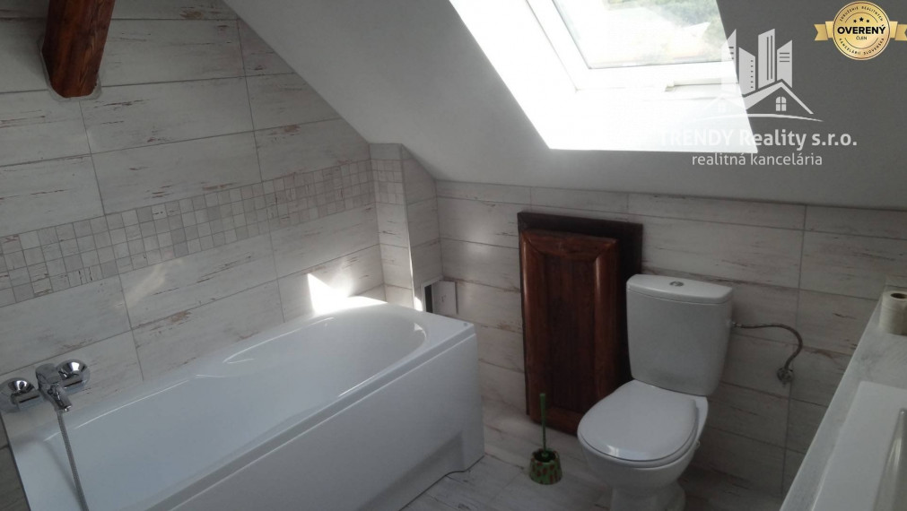 Prenájom, Obchodné a kancelárske priestory, ulica Dukelská, Giraltovce