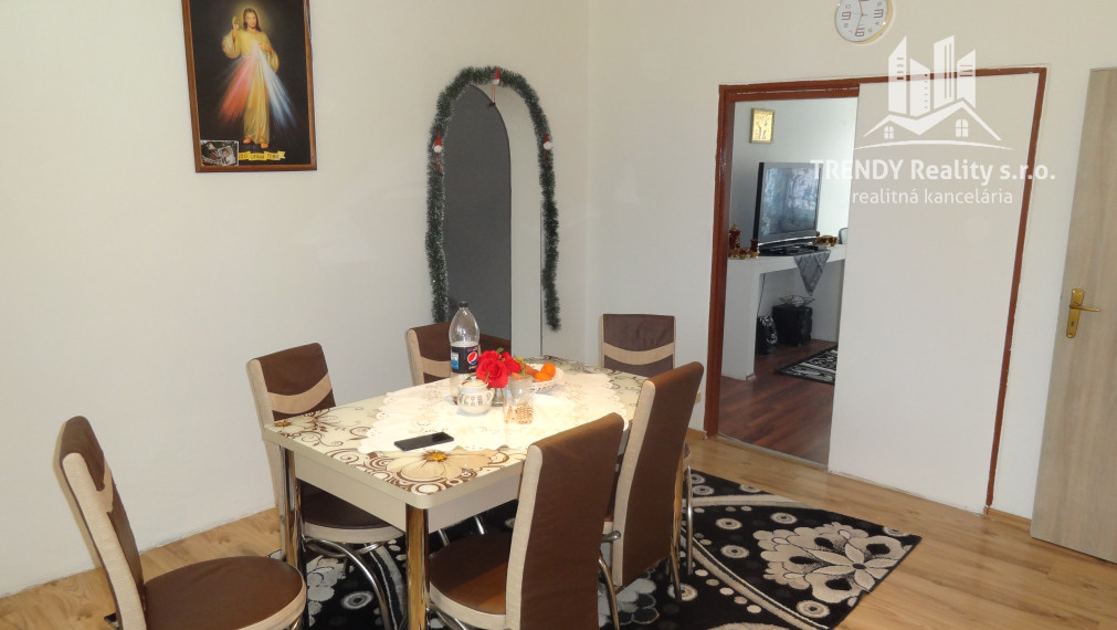 Predaj, Štvorizbový byt s garážou, Červenica, okres Prešov