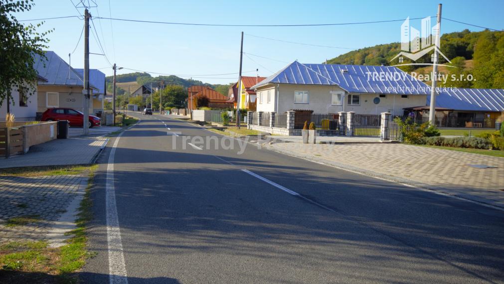 Exkluzívne na predaj pozemok Dubinné